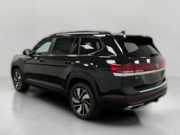 Volkswagen Atlas 2.0T SE w/Technology 4MOTION 2026 — side view