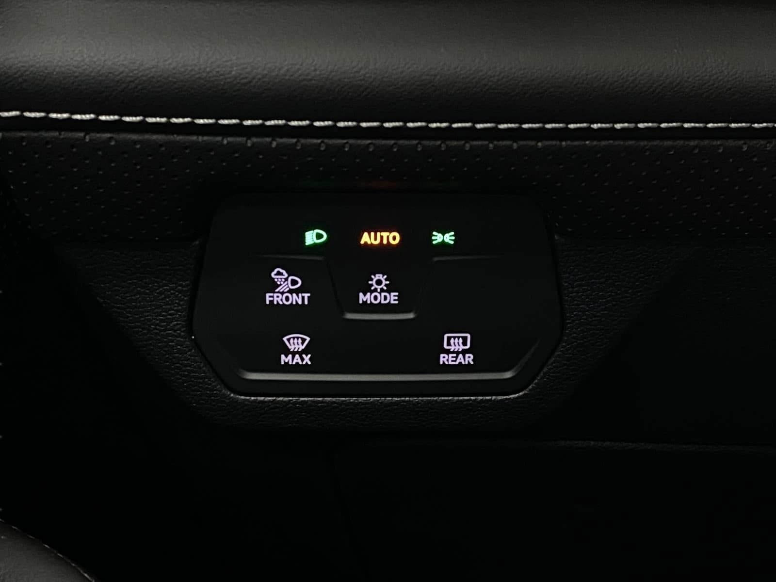 Volkswagen Atlas 2.0T SE w/Technology 4MOTION 2026 — side view