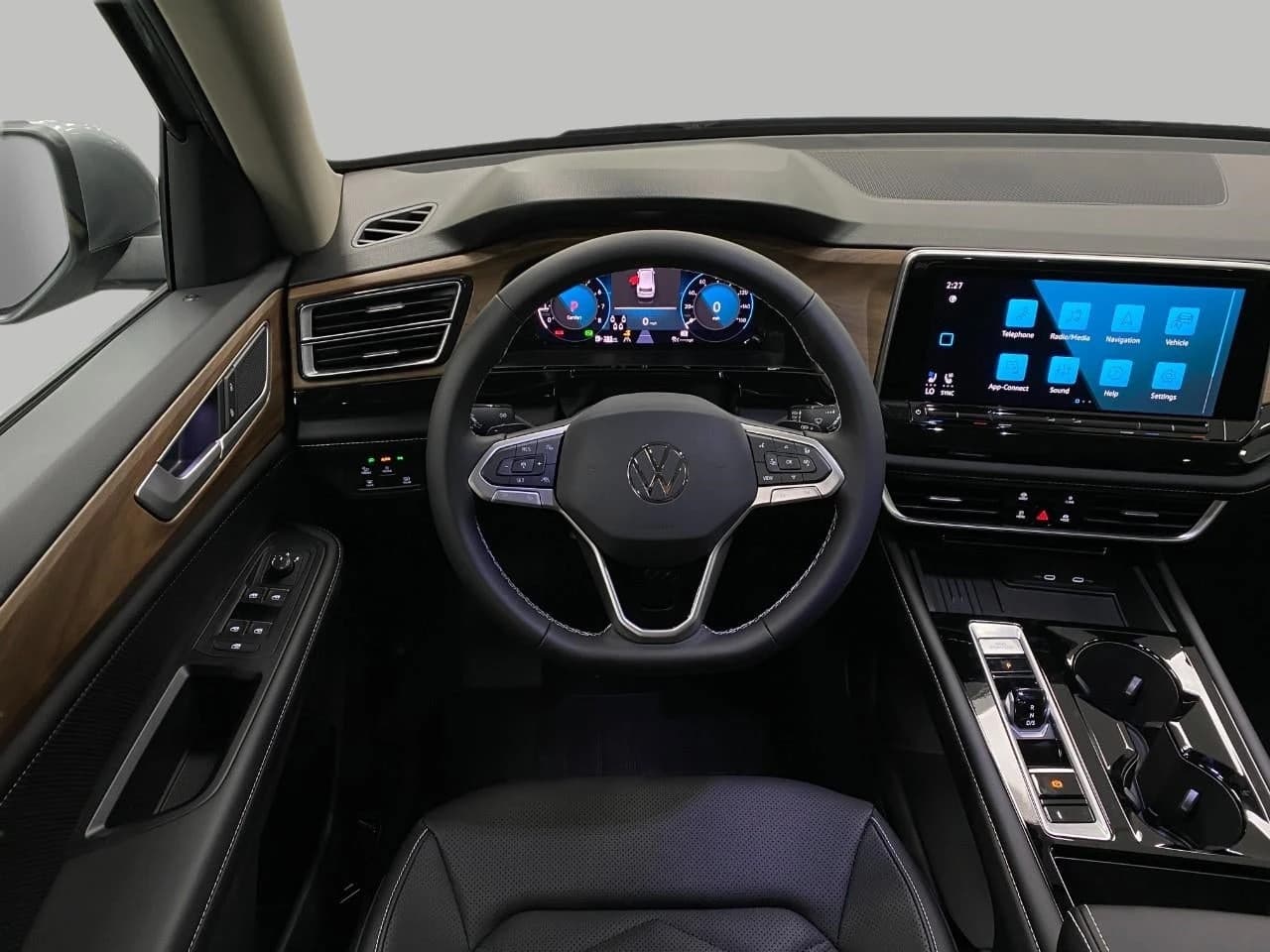 Volkswagen Atlas 2.0T SE w/Technology 4MOTION 2026 — side view