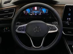 Volkswagen Atlas 2.0T SE w/Technology 4MOTION 2026 — side view