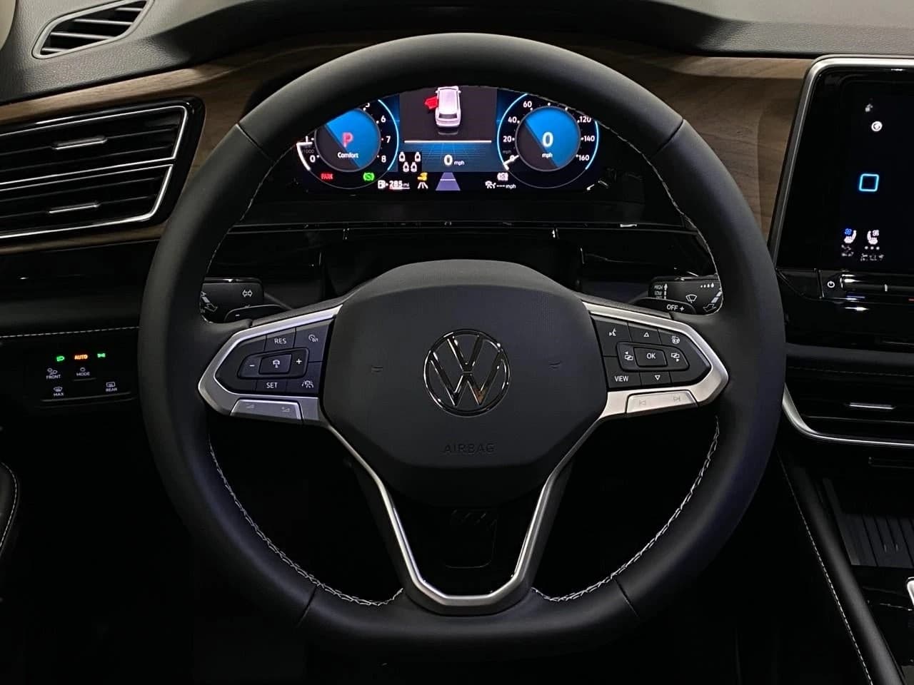 Volkswagen Atlas 2.0T SE w/Technology 4MOTION 2026 — side view