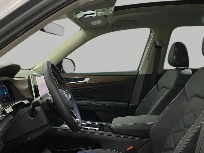 Volkswagen Atlas 2.0T SE w/Technology 4MOTION 2026 — side view