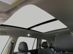 Volkswagen Atlas 2.0T SE w/Technology 4MOTION 2026 — side view