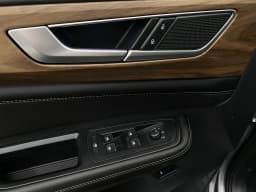 Volkswagen Atlas 2.0T SE w/Technology 4MOTION 2026 — side view