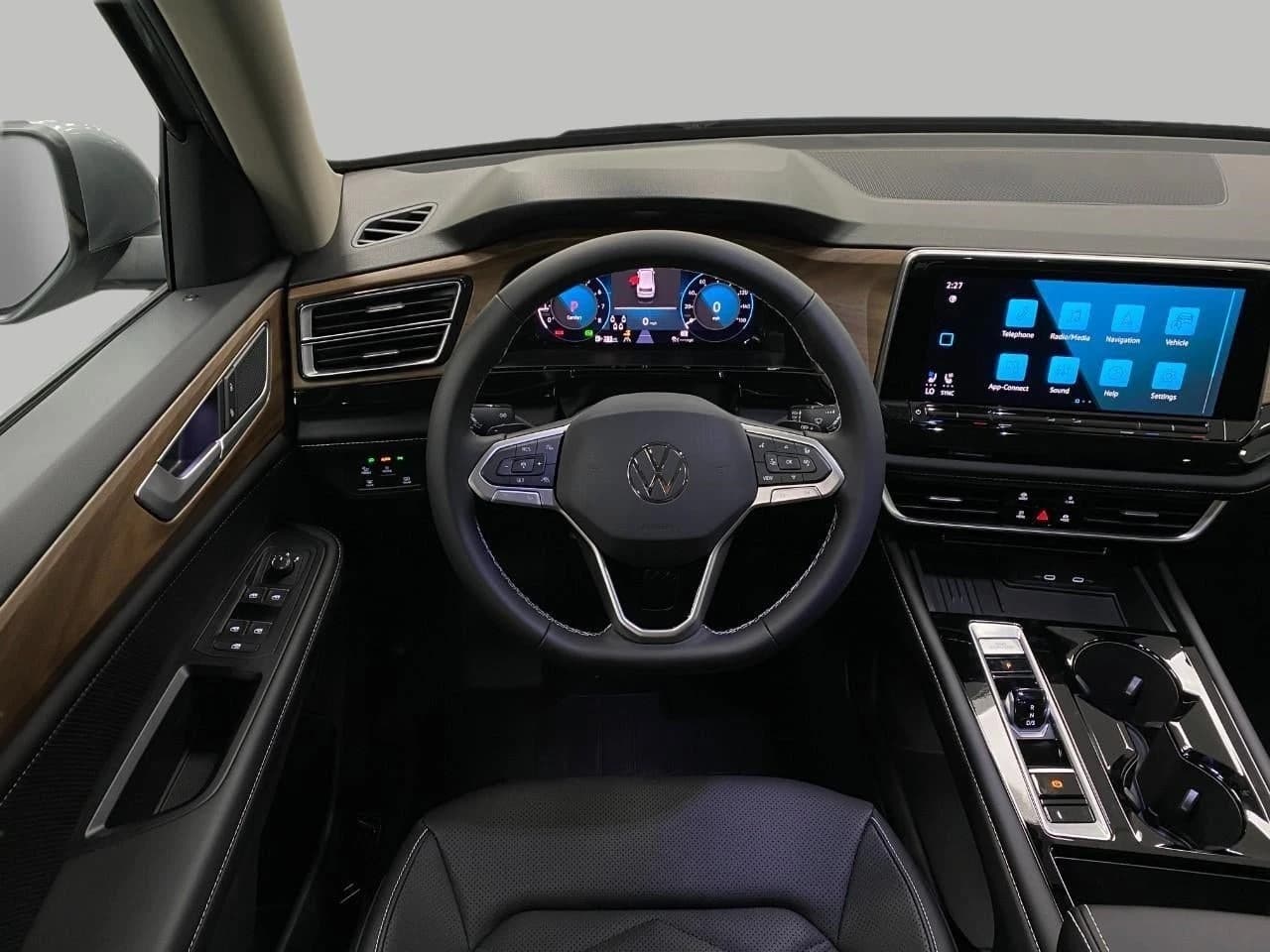 Volkswagen Atlas 2.0T SE w/Technology 4MOTION 2026 — side view