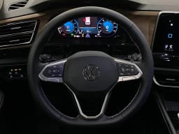 Volkswagen Atlas 2.0T SE w/Technology 4MOTION 2026 — side view