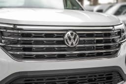 Volkswagen Atlas 2.0T SE w/Technology 4MOTION 2026 — side view