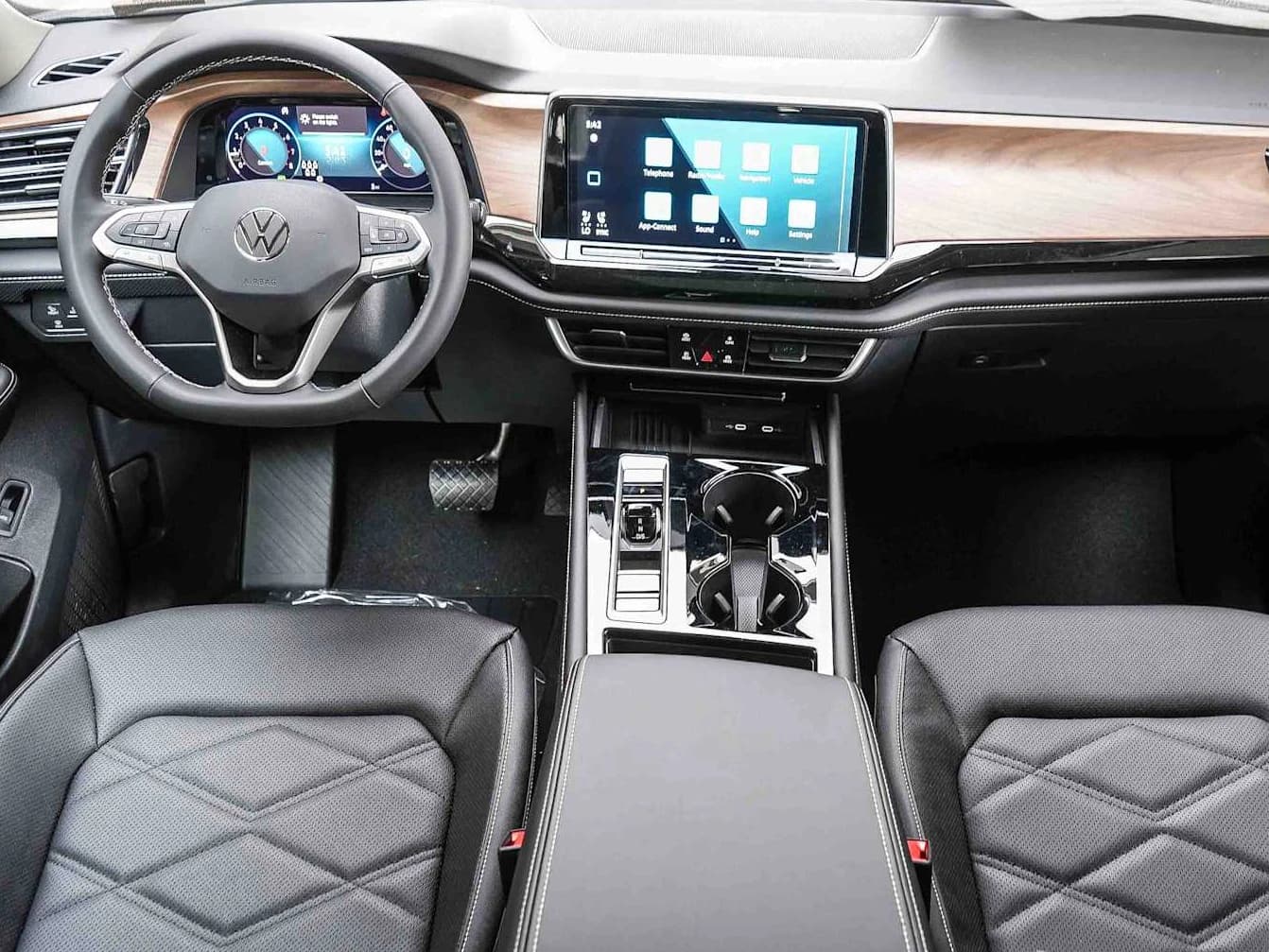 Volkswagen Atlas 2.0T SE w/Technology 4MOTION 2026 — side view