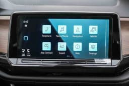 Volkswagen Atlas 2.0T SE w/Technology 4MOTION 2026 — side view