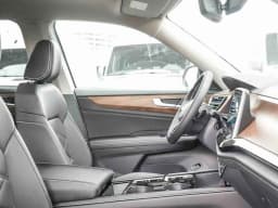 Volkswagen Atlas 2.0T SE w/Technology 4MOTION 2026 — side view