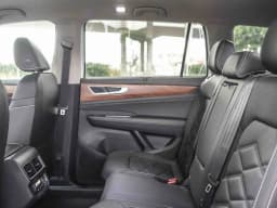 Volkswagen Atlas 2.0T SE w/Technology 4MOTION 2026 — side view
