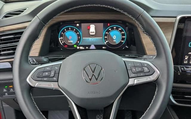 Volkswagen Atlas 2.0T SE w/Technology 4MOTION 2025 — side view