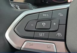 Volkswagen Atlas 2.0T SE w/Technology 4MOTION 2025 — side view