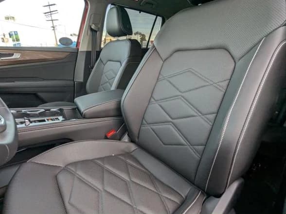 Volkswagen Atlas 2.0T SE w/Technology 4MOTION 2025 — side view