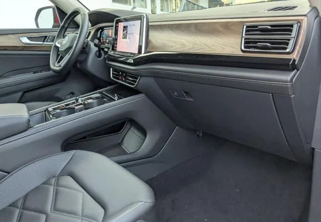 Volkswagen Atlas 2.0T SE w/Technology 4MOTION 2025 — side view