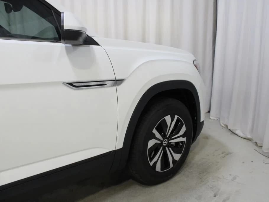 Volkswagen Atlas Cross Sport 2.0T SE 4MOTION 2026 — side view