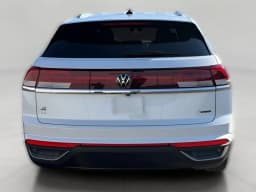 Volkswagen Atlas Cross Sport 2.0T SE 4MOTION 2026 — side view