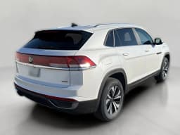 Volkswagen Atlas Cross Sport 2.0T SE 4MOTION 2026 — side view