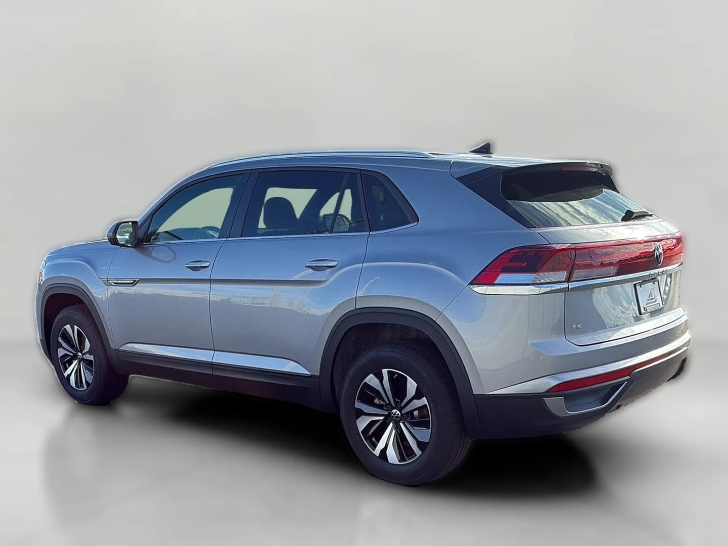 Volkswagen Atlas Cross Sport 2.0T SE 4MOTION 2026 — side view