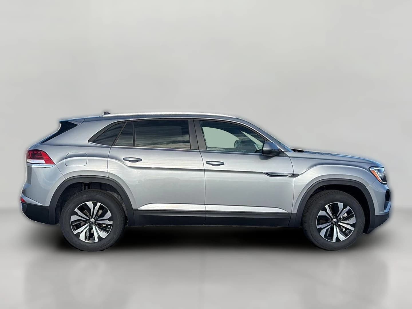 Volkswagen Atlas Cross Sport 2.0T SE 4MOTION 2026 — side view