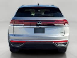Volkswagen Atlas Cross Sport 2.0T SE 4MOTION 2026 — side view