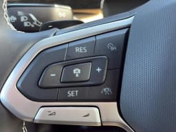 Volkswagen Atlas Cross Sport 2.0T SE 4MOTION 2026 — side view