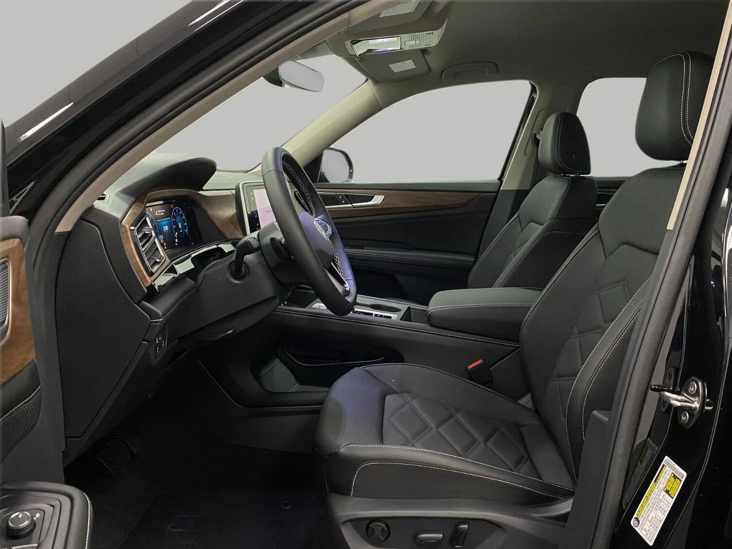 Volkswagen Atlas 2.0T SE 4MOTION 2026 — side view