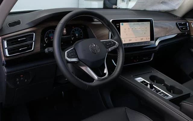 Volkswagen Atlas 2.0T SE 4MOTION 2026 — side view