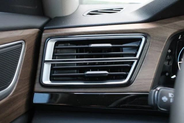 Volkswagen Atlas 2.0T SE 4MOTION 2026 — side view