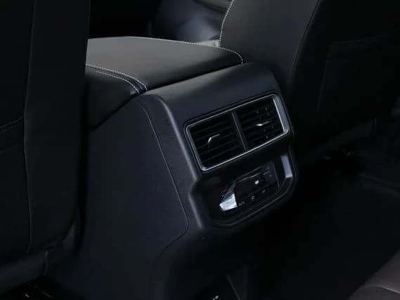 Volkswagen Atlas 2.0T SE 4MOTION 2026 — side view