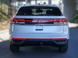 Volkswagen Atlas Cross Sport 2.0T SE w/Technology FWD 2026 — side view