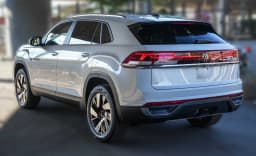 Volkswagen Atlas Cross Sport 2.0T SE w/Technology FWD 2026 — side view