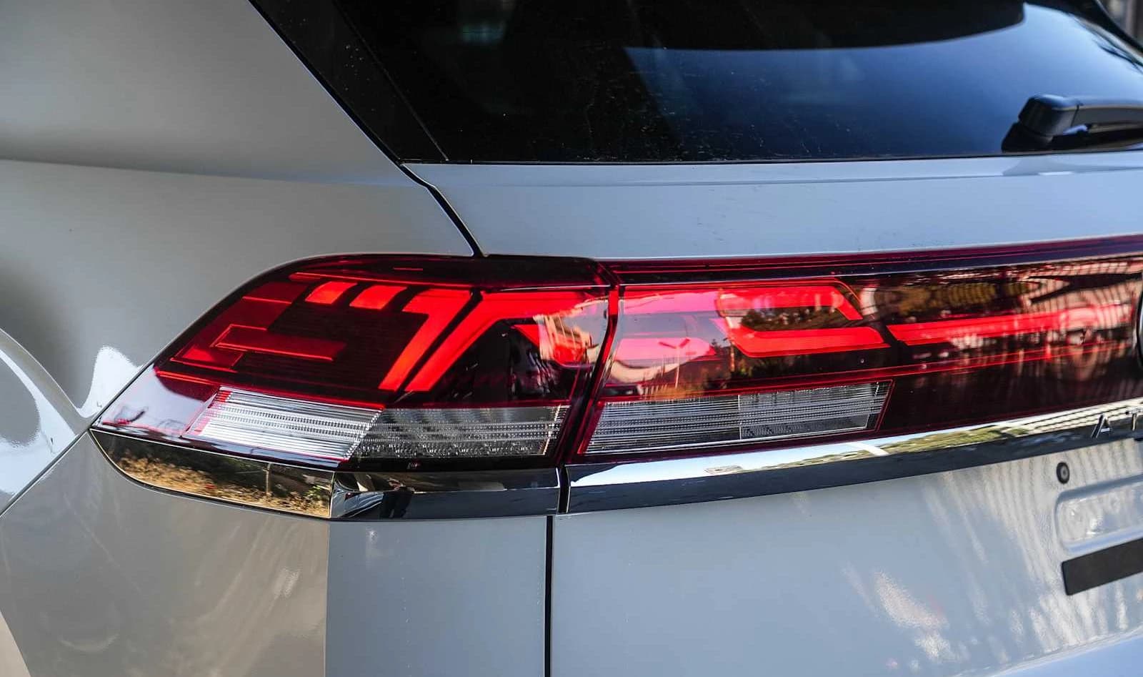 Volkswagen Atlas Cross Sport 2.0T SE w/Technology FWD 2026 — side view