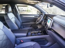 Volkswagen Atlas Cross Sport 2.0T SE w/Technology FWD 2026 — side view