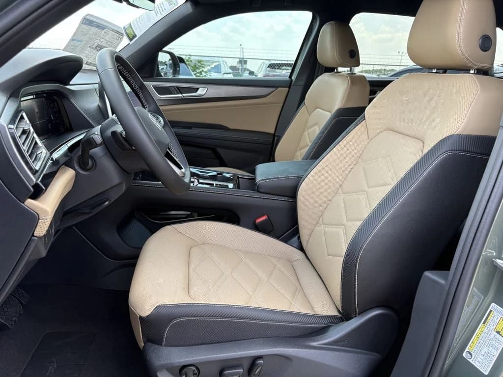 Volkswagen Atlas Cross Sport 2.0T SE w/Technology FWD 2026 — side view
