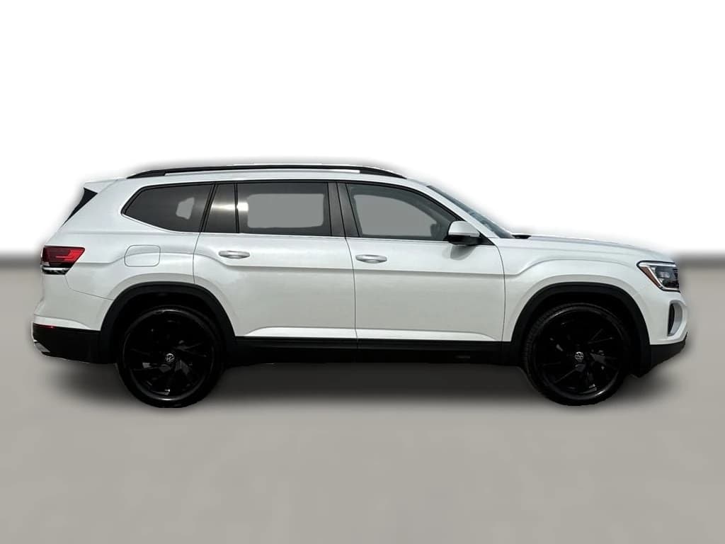 Volkswagen Atlas 2.0T SE w/Technology FWD 2026 — side view