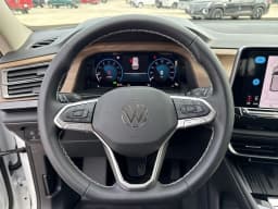 Volkswagen Atlas 2.0T SE w/Technology FWD 2026 — side view