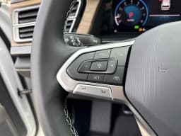 Volkswagen Atlas 2.0T SE w/Technology FWD 2026 — side view