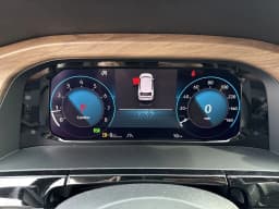 Volkswagen Atlas 2.0T SE w/Technology FWD 2026 — side view