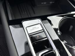 Volkswagen Atlas 2.0T SE w/Technology FWD 2026 — side view