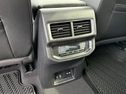Volkswagen Atlas 2.0T SE w/Technology FWD 2026 — side view