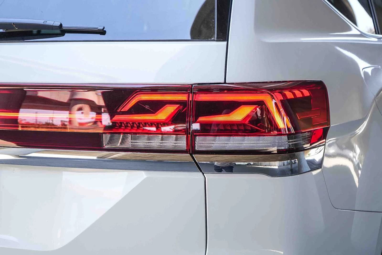 Volkswagen Atlas 2.0T SE w/Technology FWD 2026 — side view