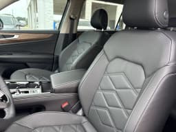 Volkswagen Atlas 2.0T SE w/Technology FWD 2025 — side view