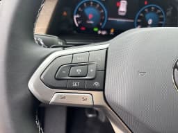 Volkswagen Atlas 2.0T SE w/Technology FWD 2025 — side view
