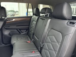 Volkswagen Atlas 2.0T SE w/Technology FWD 2025 — side view