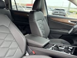 Volkswagen Atlas 2.0T SE w/Technology FWD 2025 — side view
