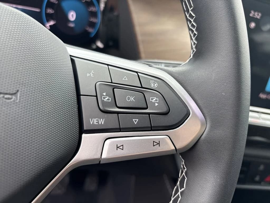 Volkswagen Atlas 2.0T SE w/Technology FWD 2025 — side view