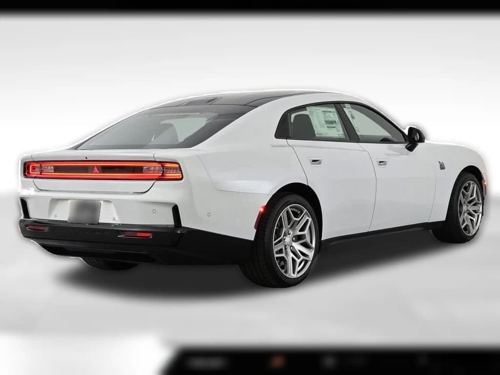 Dodge Charger Daytona Scat Pack 4-Door AWD 2026 — side view