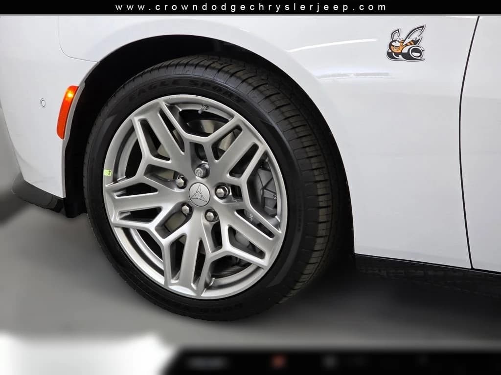 Dodge Charger Daytona Scat Pack 4-Door AWD 2026 — side view