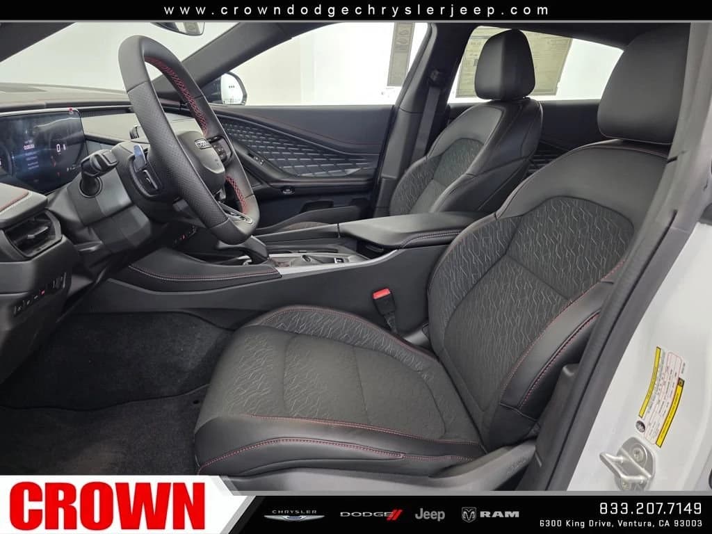 Dodge Charger Daytona Scat Pack 4-Door AWD 2026 — side view